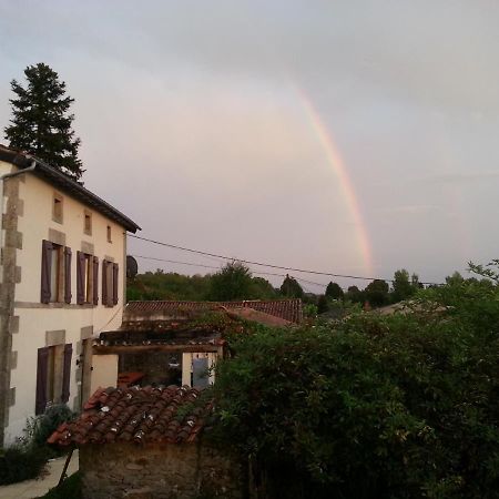 38 Friaudour Bed & Breakfast Saint-Pardoux-lʼOrtigier Екстериор снимка