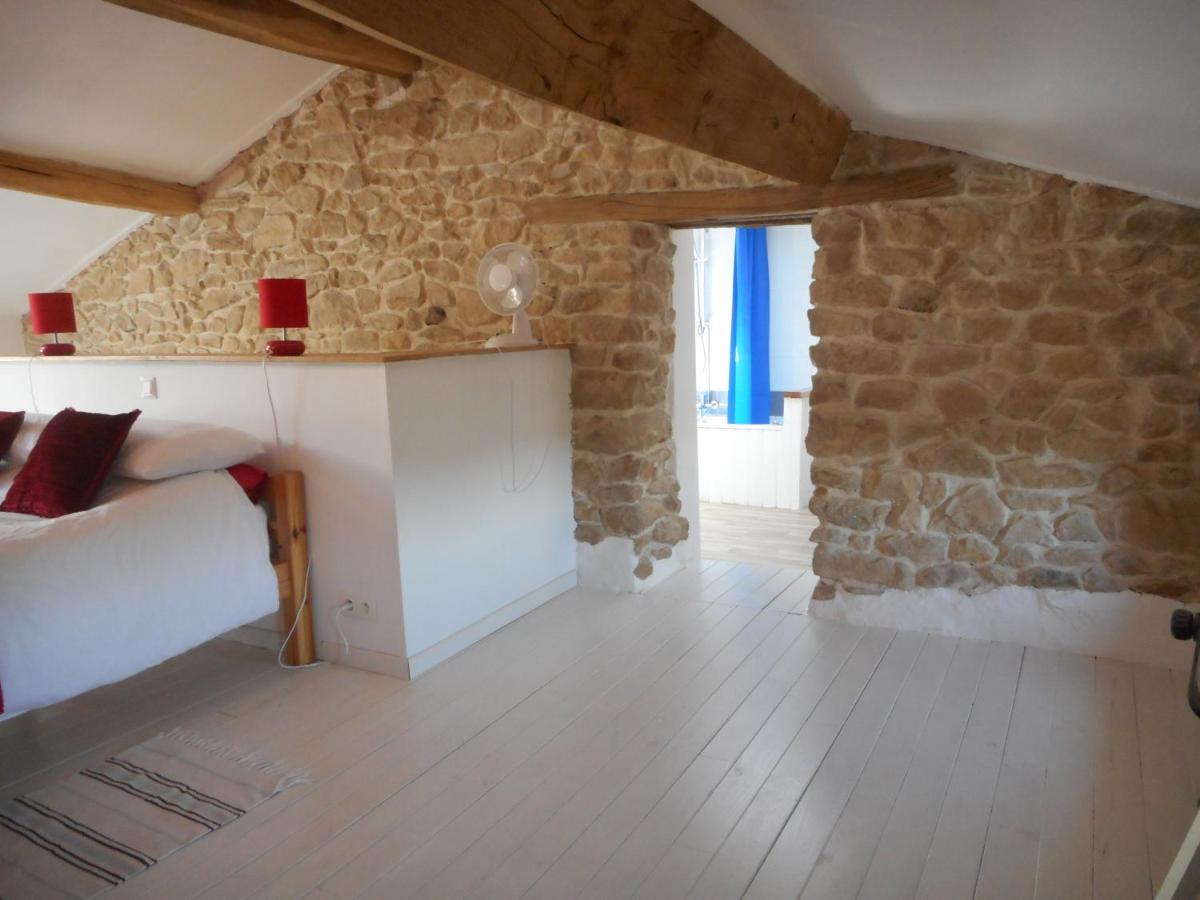 38 Friaudour Bed & Breakfast Saint-Pardoux-lʼOrtigier Екстериор снимка