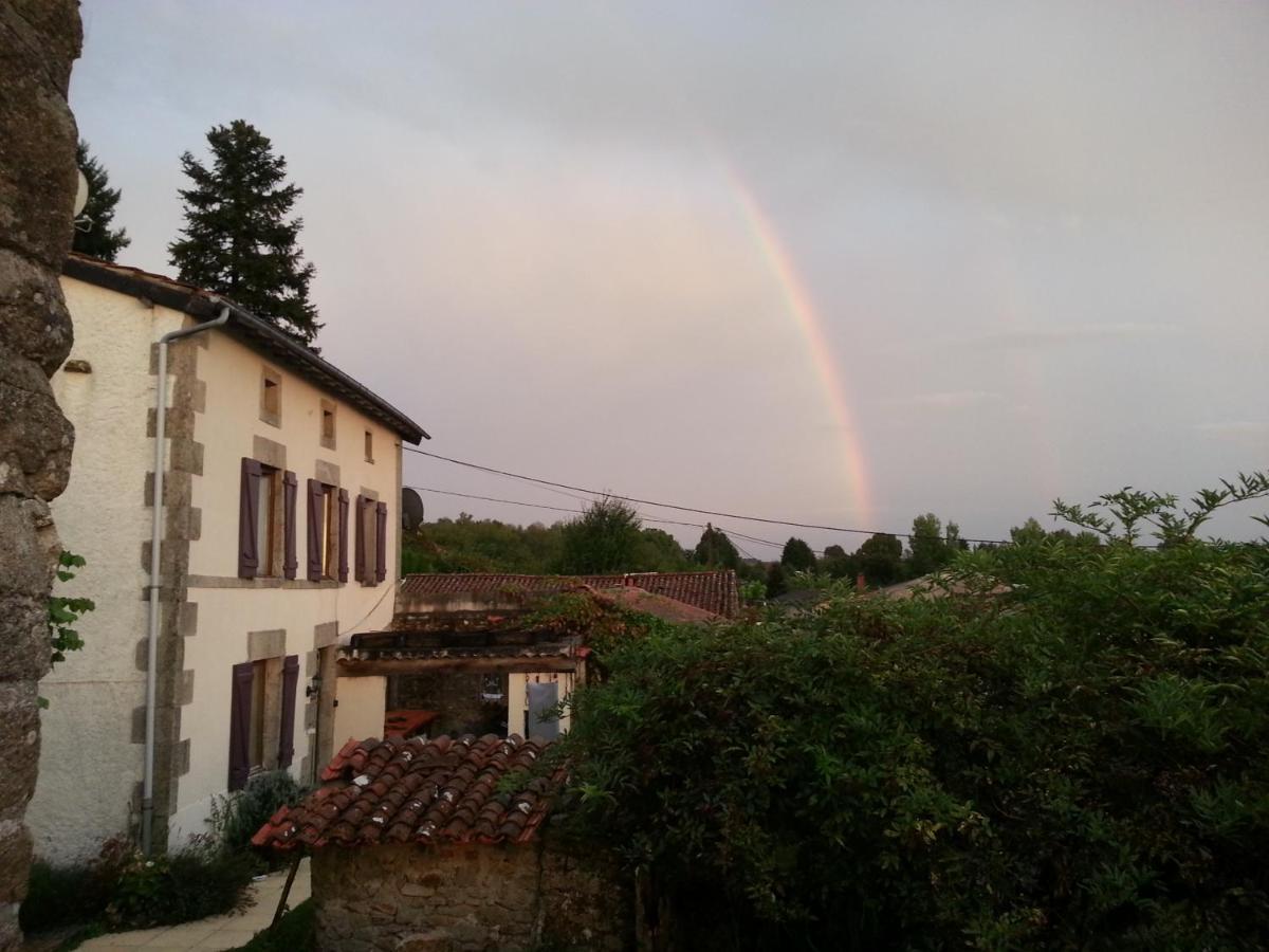 38 Friaudour Bed & Breakfast Saint-Pardoux-lʼOrtigier Екстериор снимка