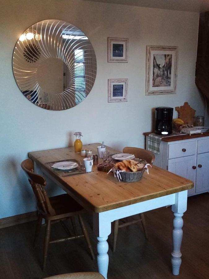38 Friaudour Bed & Breakfast Saint-Pardoux-lʼOrtigier Екстериор снимка