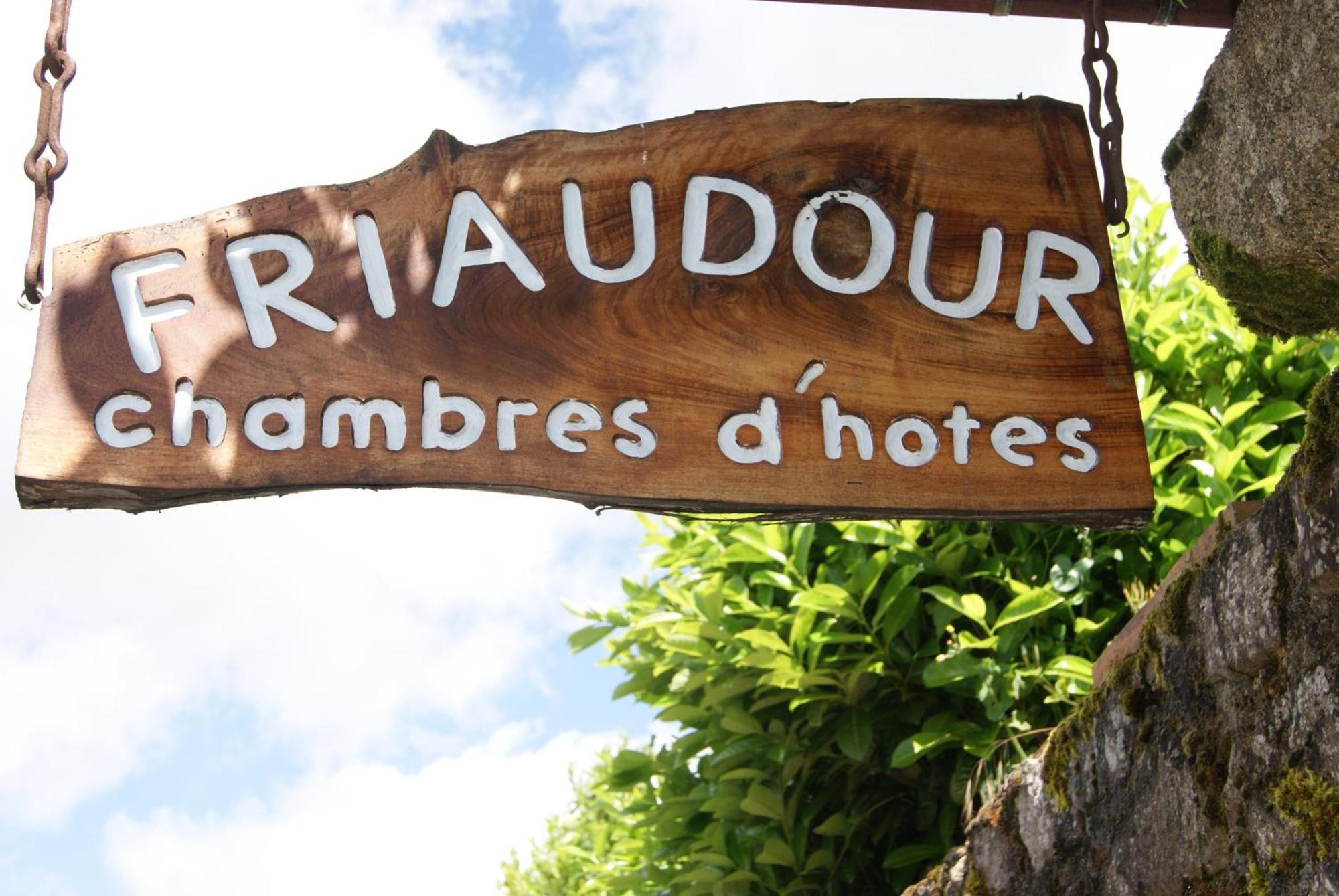 38 Friaudour Bed & Breakfast Saint-Pardoux-lʼOrtigier Екстериор снимка