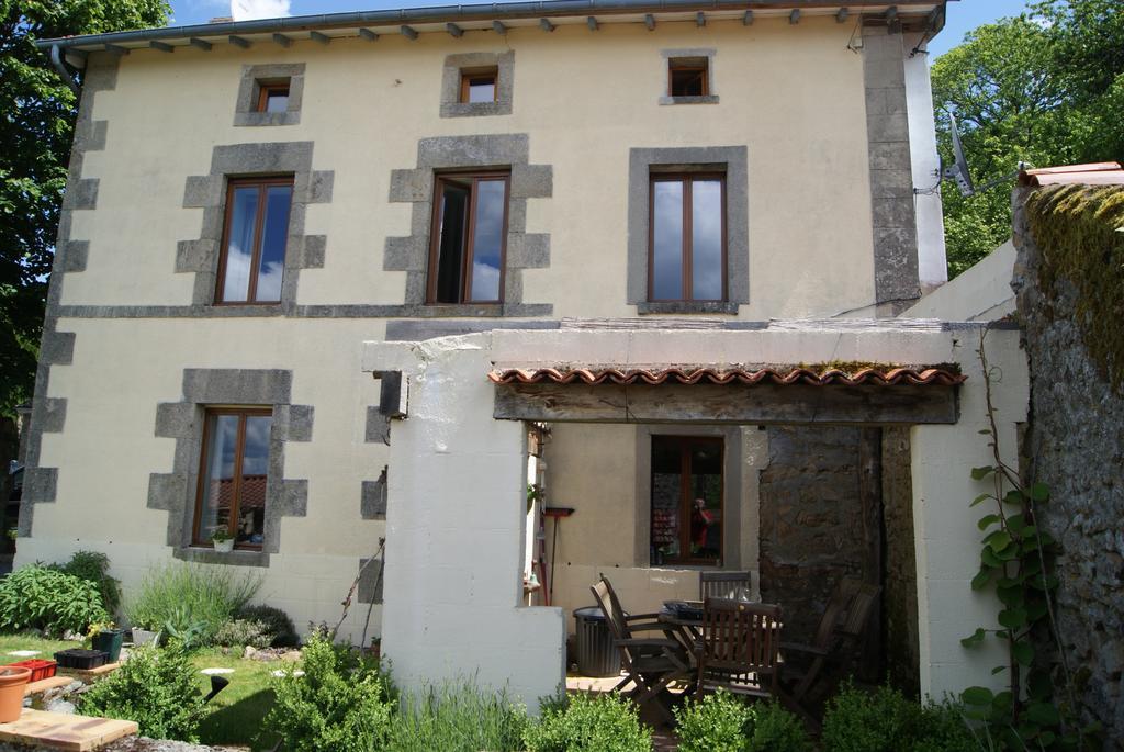 38 Friaudour Bed & Breakfast Saint-Pardoux-lʼOrtigier Екстериор снимка