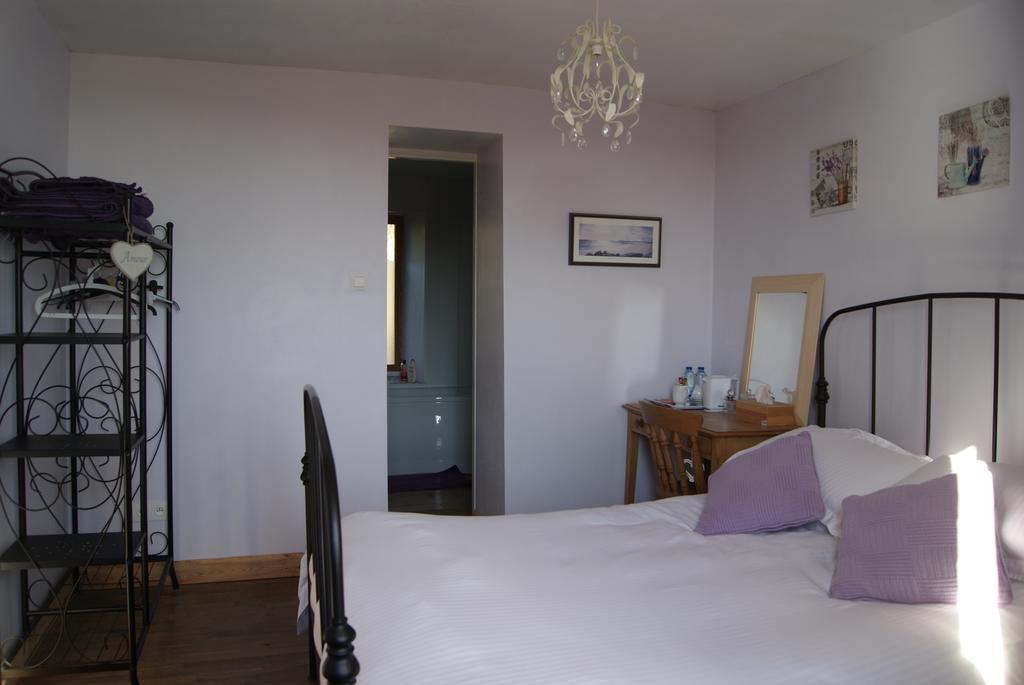 38 Friaudour Bed & Breakfast Saint-Pardoux-lʼOrtigier Екстериор снимка