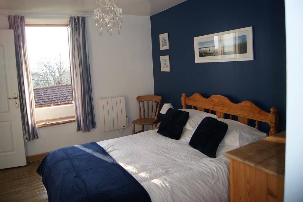 38 Friaudour Bed & Breakfast Saint-Pardoux-lʼOrtigier Екстериор снимка