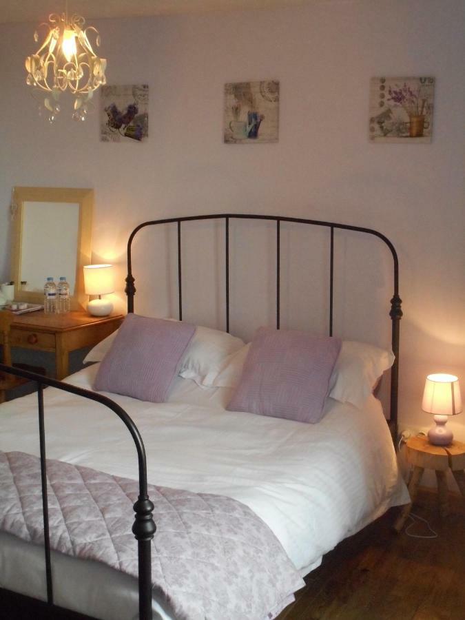 38 Friaudour Bed & Breakfast Saint-Pardoux-lʼOrtigier Екстериор снимка